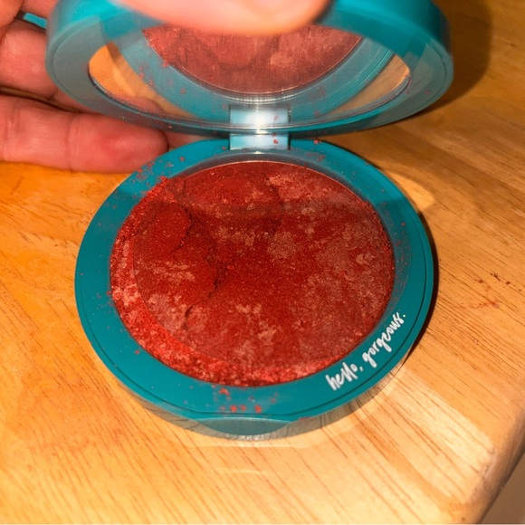 Cosmo power multi-dimensional strobing blush with ring light technology - Picture 9 of 9